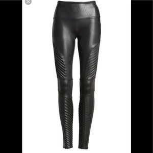 Spans Faux Leather Moto Leggings